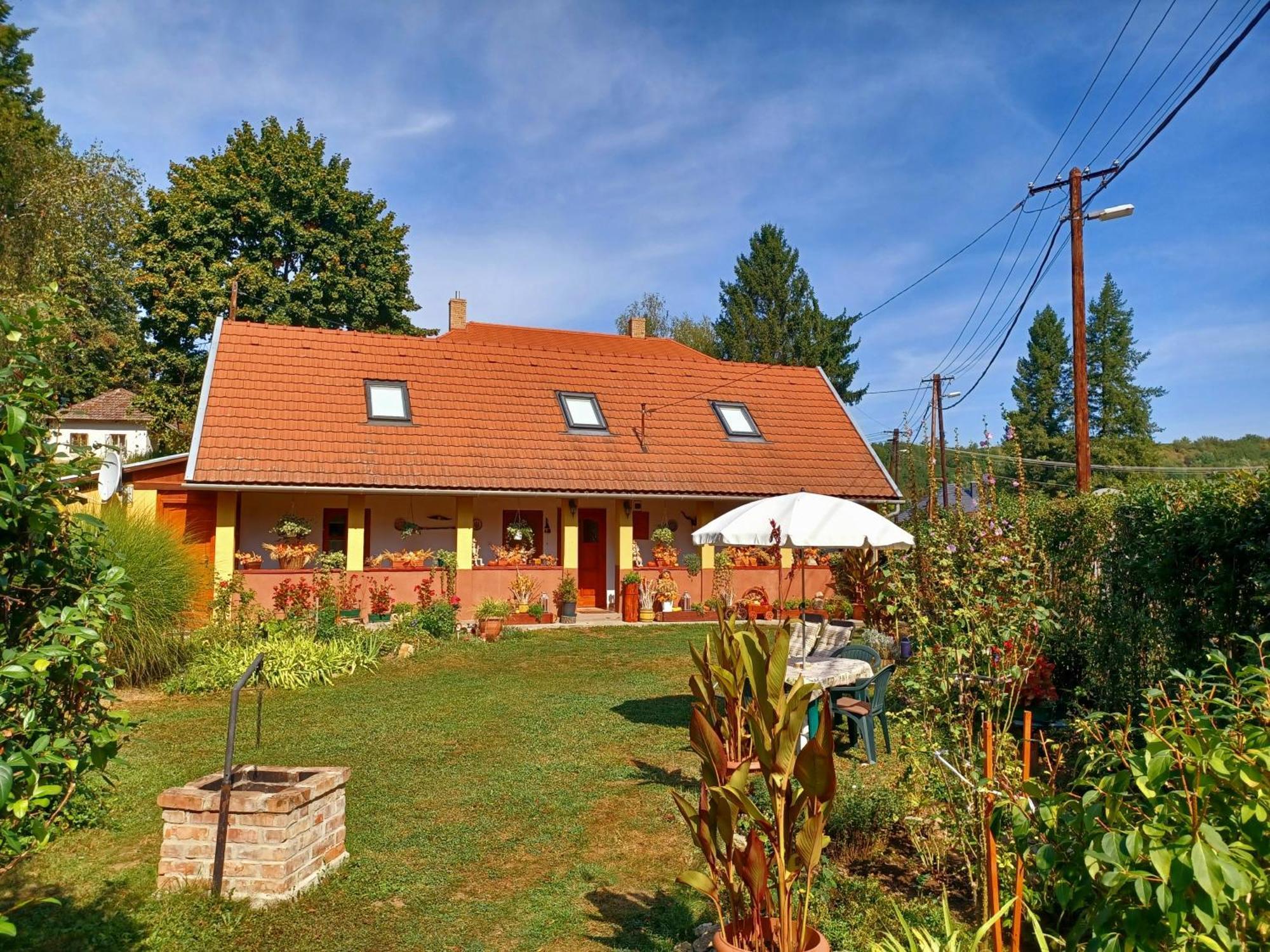 Ferienwohnung Tulipan Haz Bodony Exterior foto