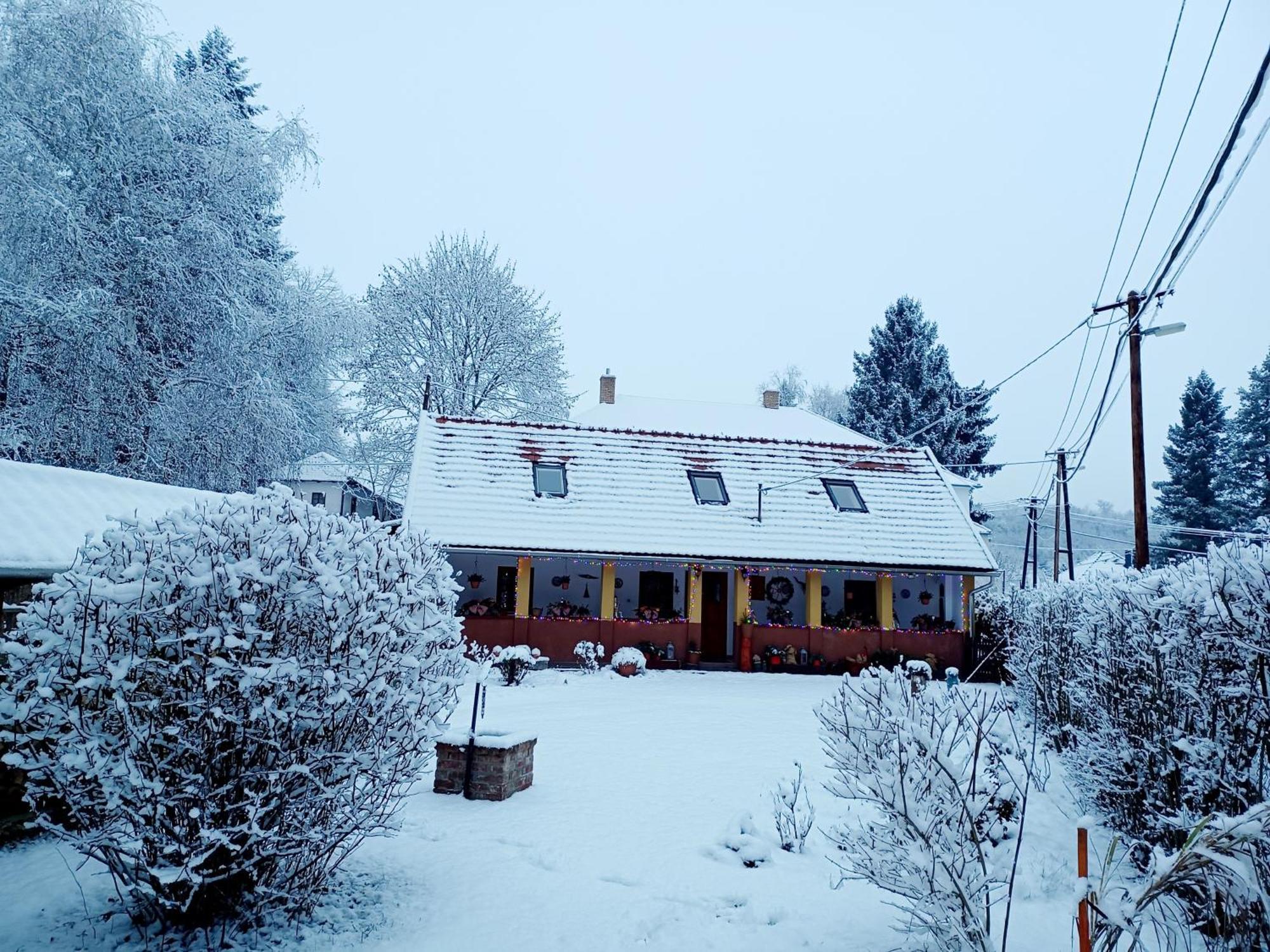 Ferienwohnung Tulipan Haz Bodony Exterior foto